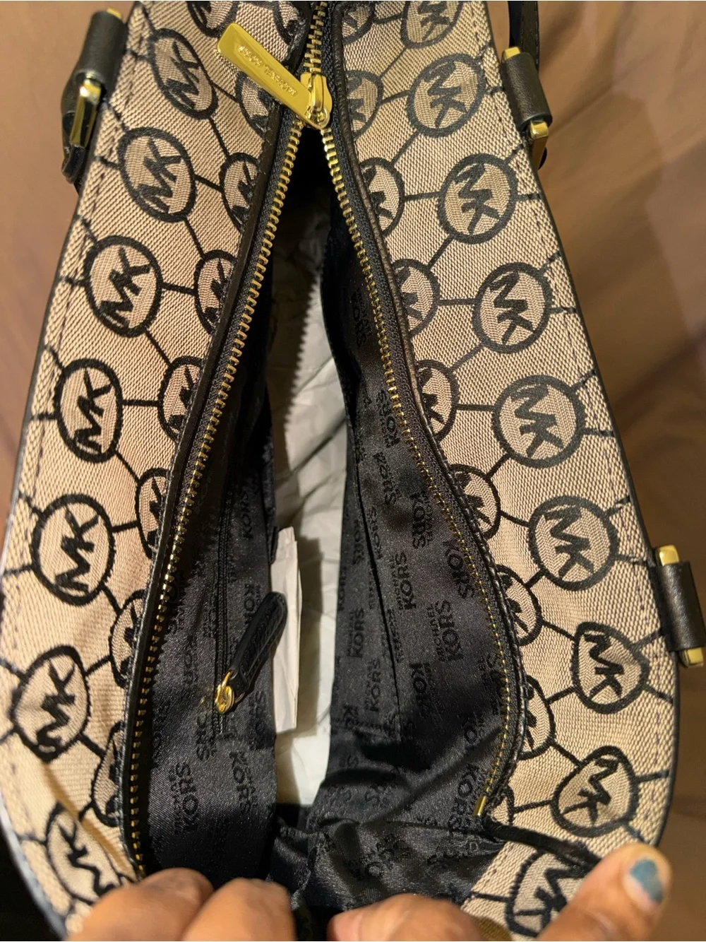 Michael Kors MK Signature monogram bucket  Handbag New!